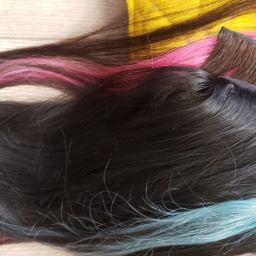 ποΈ Play with a Color Clip in Hair Extensions πβ€ - Picture 5 of 9